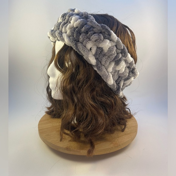 Handmade Women’s/Junior’s Winter Headband/Ear Wrap - Gray & White - Picture 5 of 9